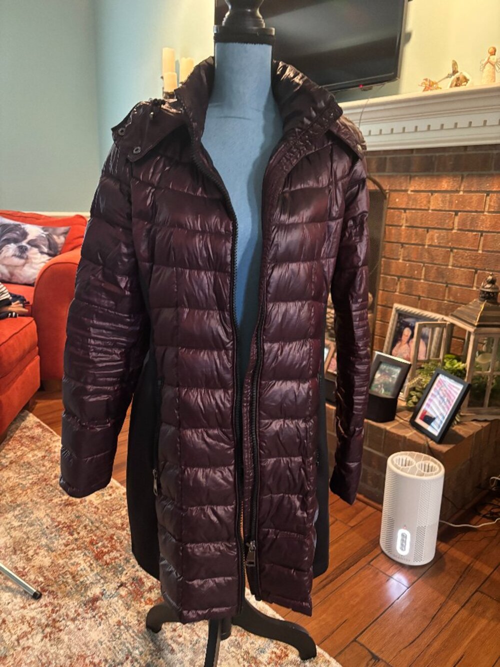 CALVIN KLEIN LADIES SIZE L  PUFF COAT REMOVEABLE HOOD WINE COLOR ZIPPER LIKE NEW